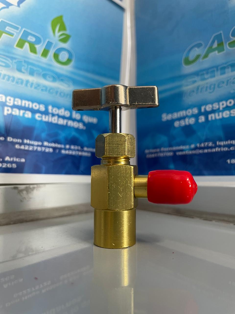 Llave de Atornillado para Refrigerante en lata